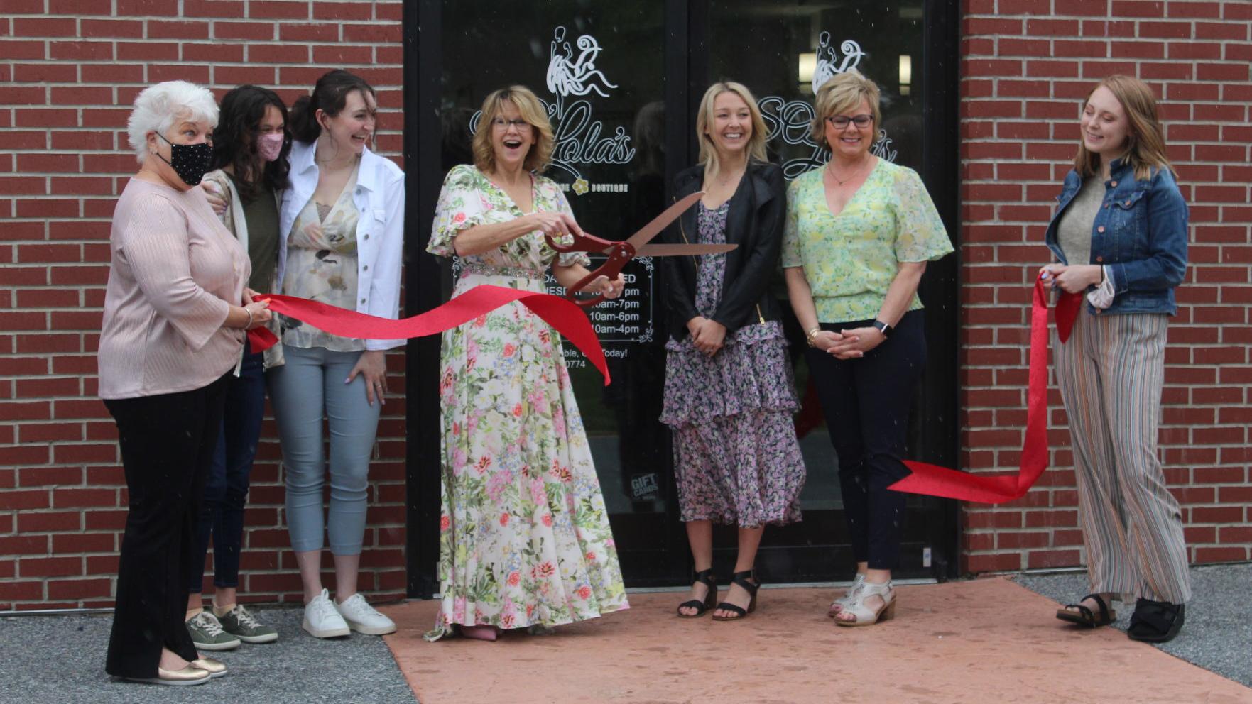 Biz Beat: Enzo's New York Square Pizza soft opens, Spork helps Voices of Hope - Vimarsana News