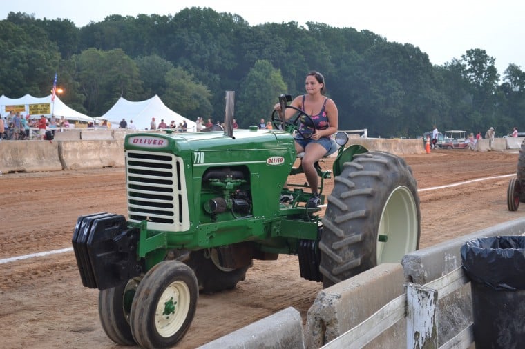 old tractor pulls