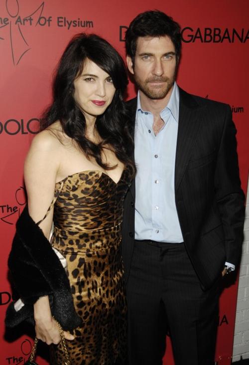 Dylan McDermott files for divorce News