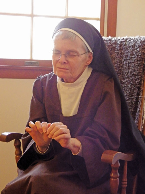 Sisters Plan Prayerful Holy Week Features