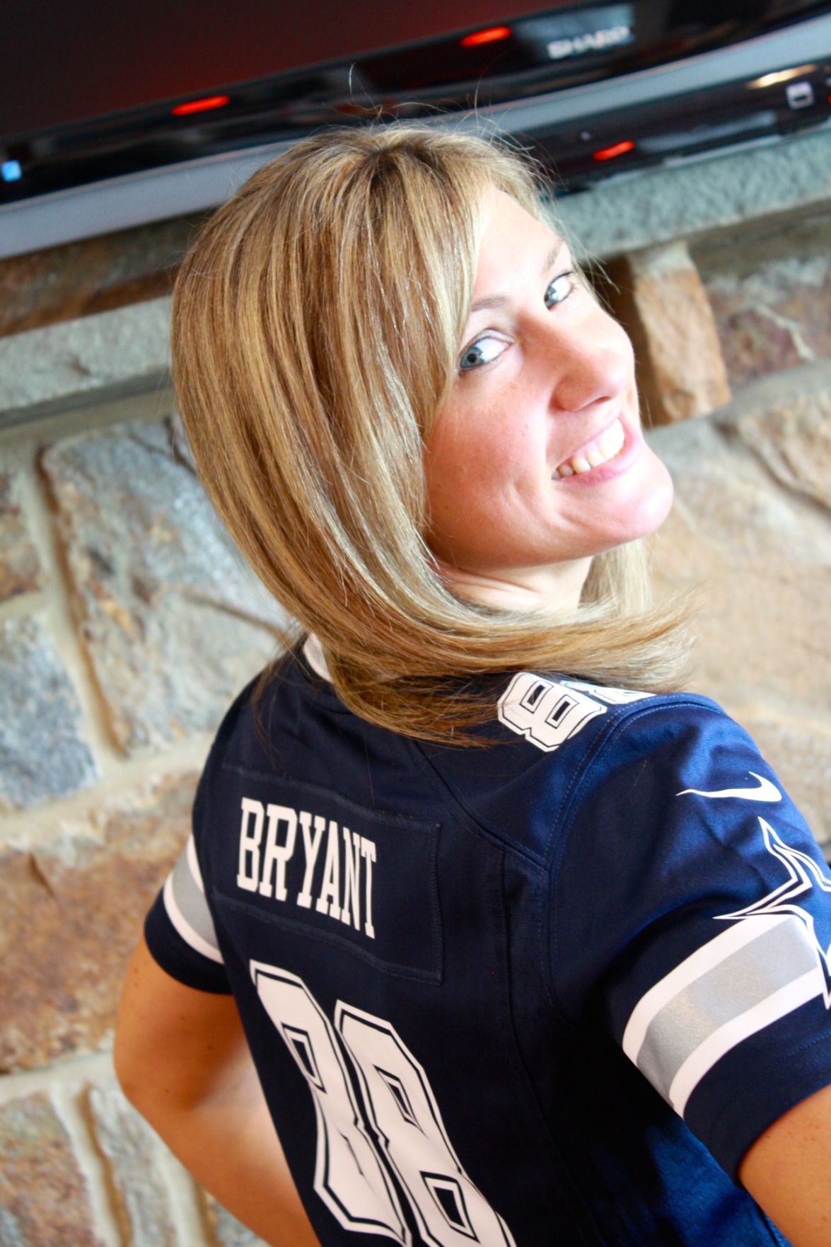 Stepping Out: State Farm agent goes from dresses to jerseys | Misc. Features ...