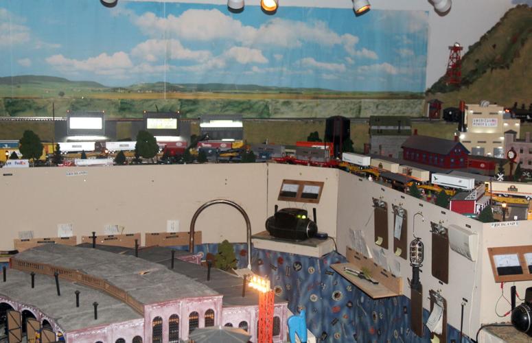 37th annual model railroad open house ends year on the right side of