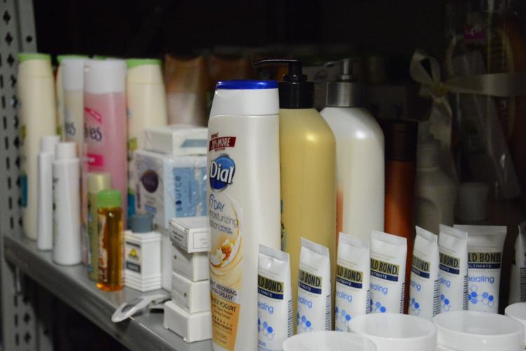 Volunteers start resource pantry at Elkton Middle Local News