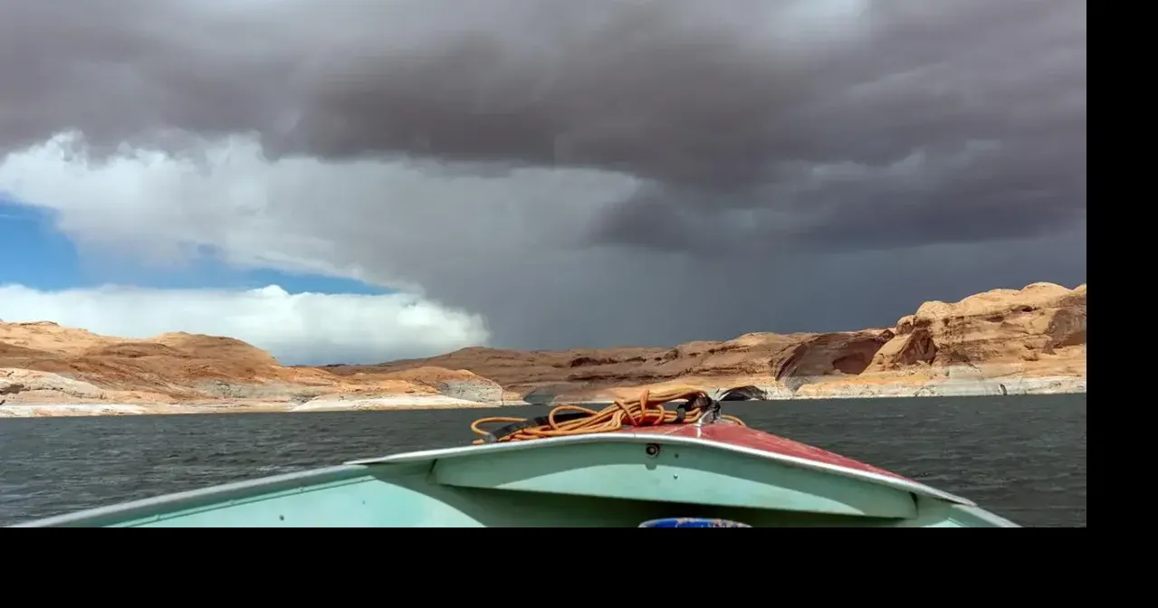 30-year-old man drowns after strong winds drive boat away in Lake Powell