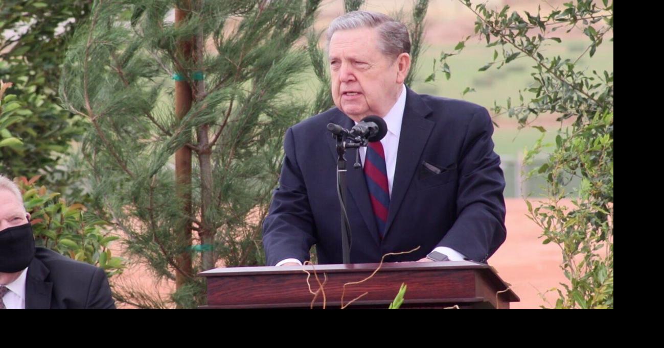 Latter-day Saint Apostle Jeffrey R. Holland hospitalized due to 'ongoing health complications'