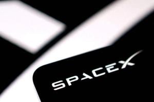 Telecom Stocks Dip Amidst SpaceX Spectrum Deal Concerns