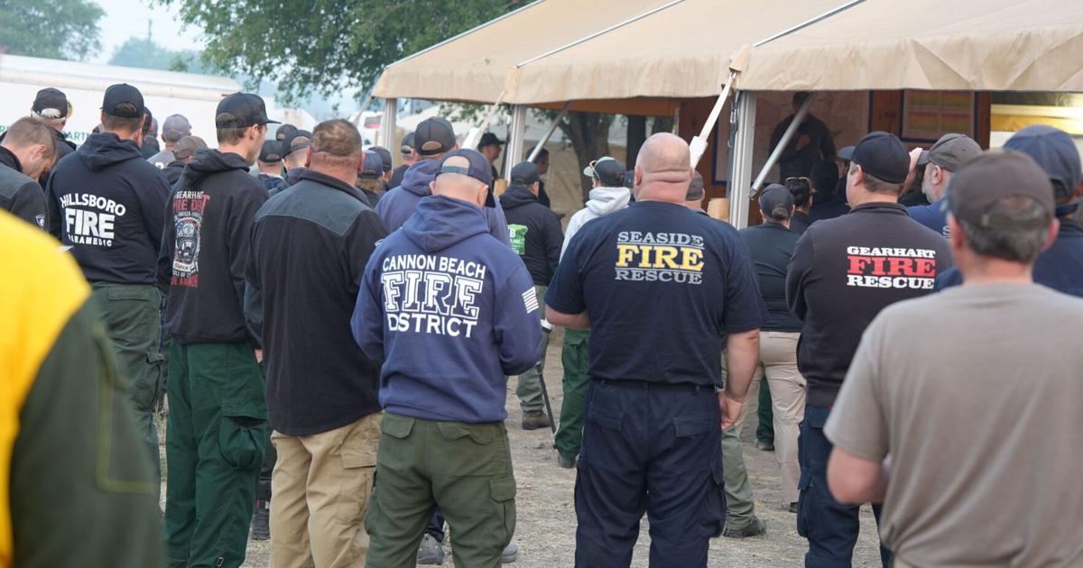 Crews prepare to fight the Brewer and Box Springs fires