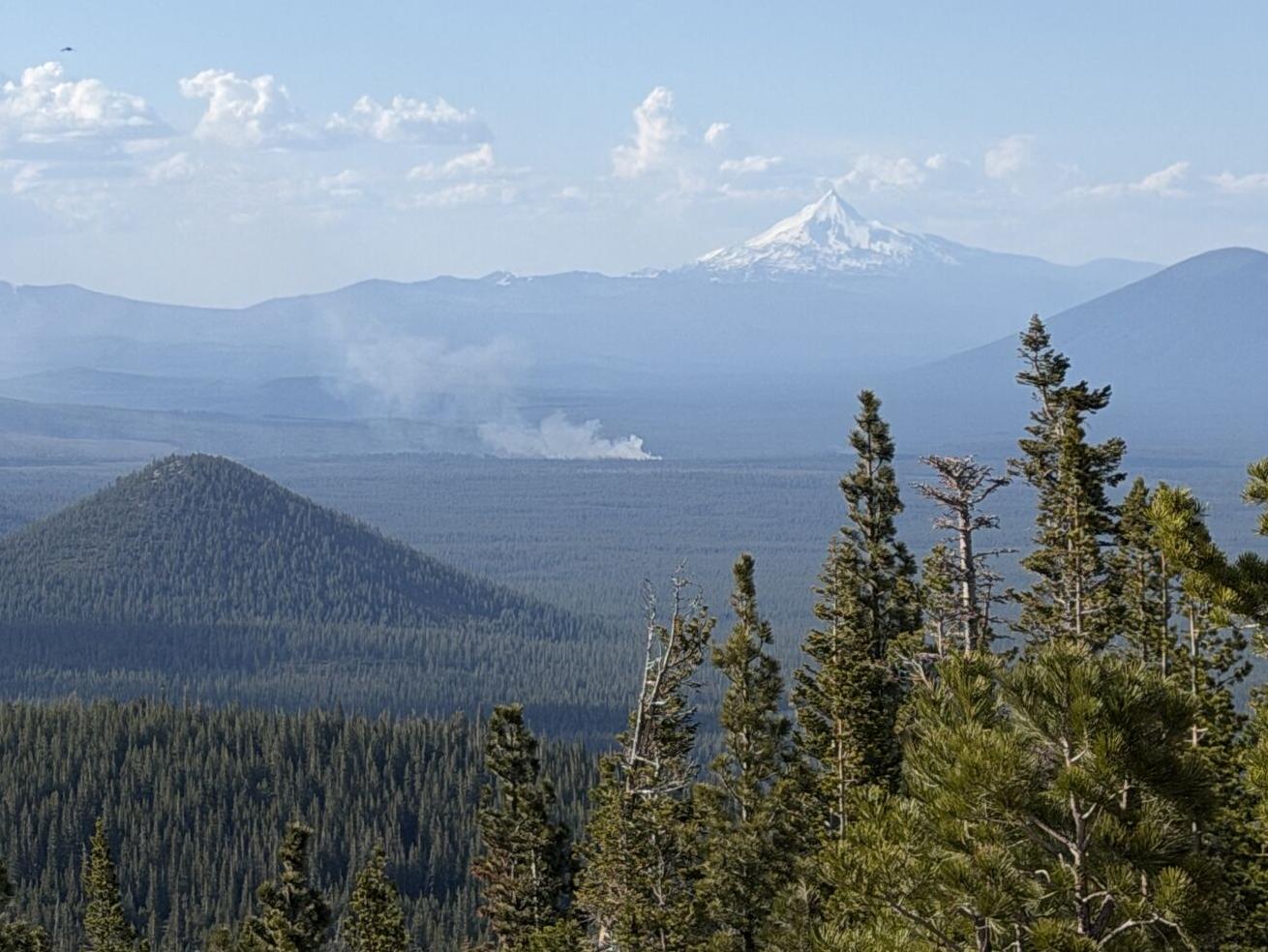 New wildfire sparks near Sisters, crews rush to scene