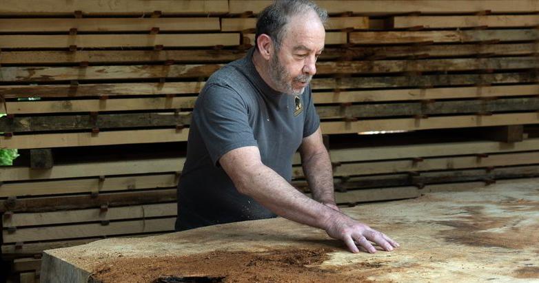 Read moreOregon woodworker hopes to restore rare trees from his small mill