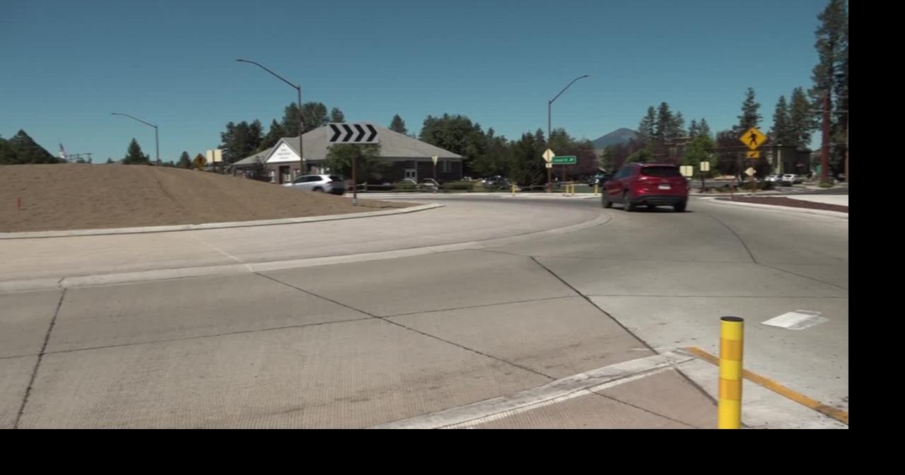 Grassroots group pushing for bull riding statue for Sisters roundabout ...