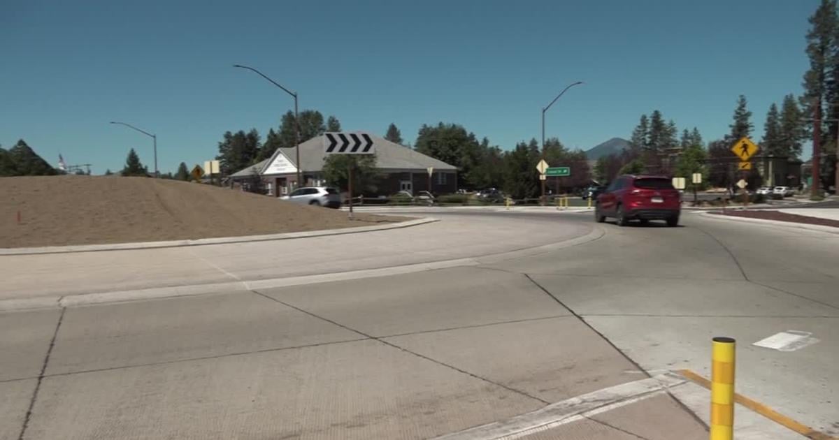 Grassroots group pushing for bull riding statue for Sisters roundabout ...