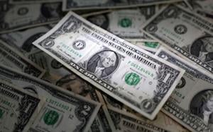 US Dollar Holds Near 18-Month High Amidst Geopolitical Tensions and Inflation Concerns