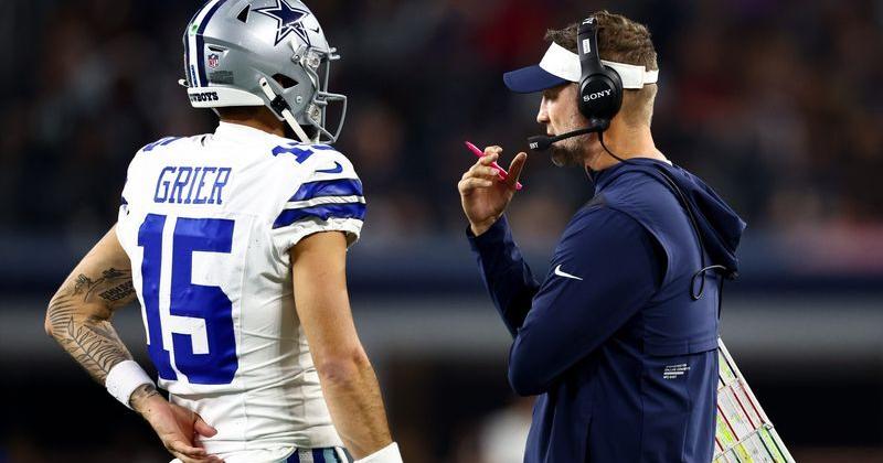 Panthers QB retires abruptly at 31 after passing on Cowboys coach role