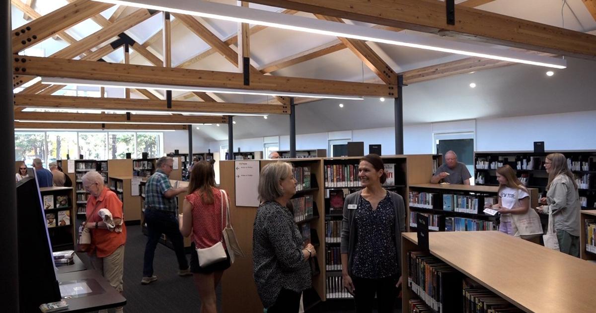 Southern Rivre Library Sunriver Library holds grand opening ribbon cutting event after ...