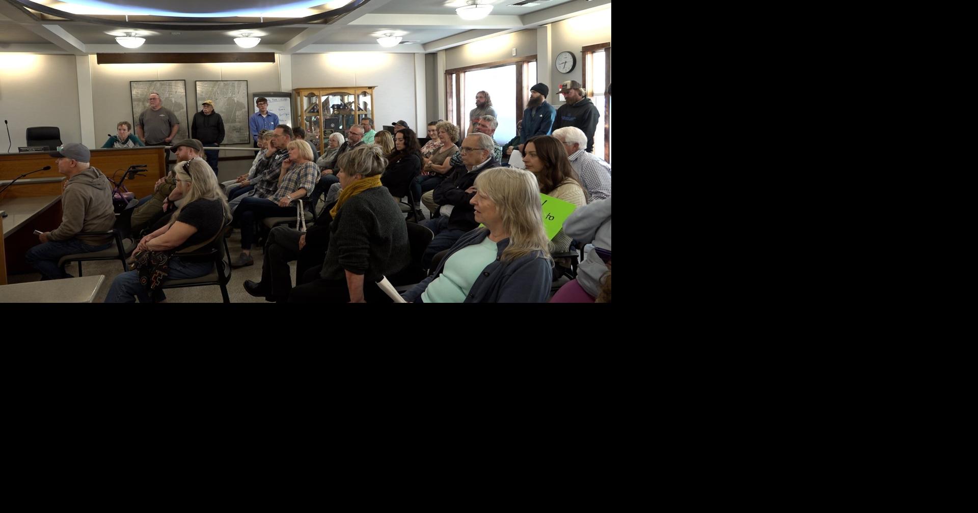 La Pine residents pack City Hall to oppose proposed data center