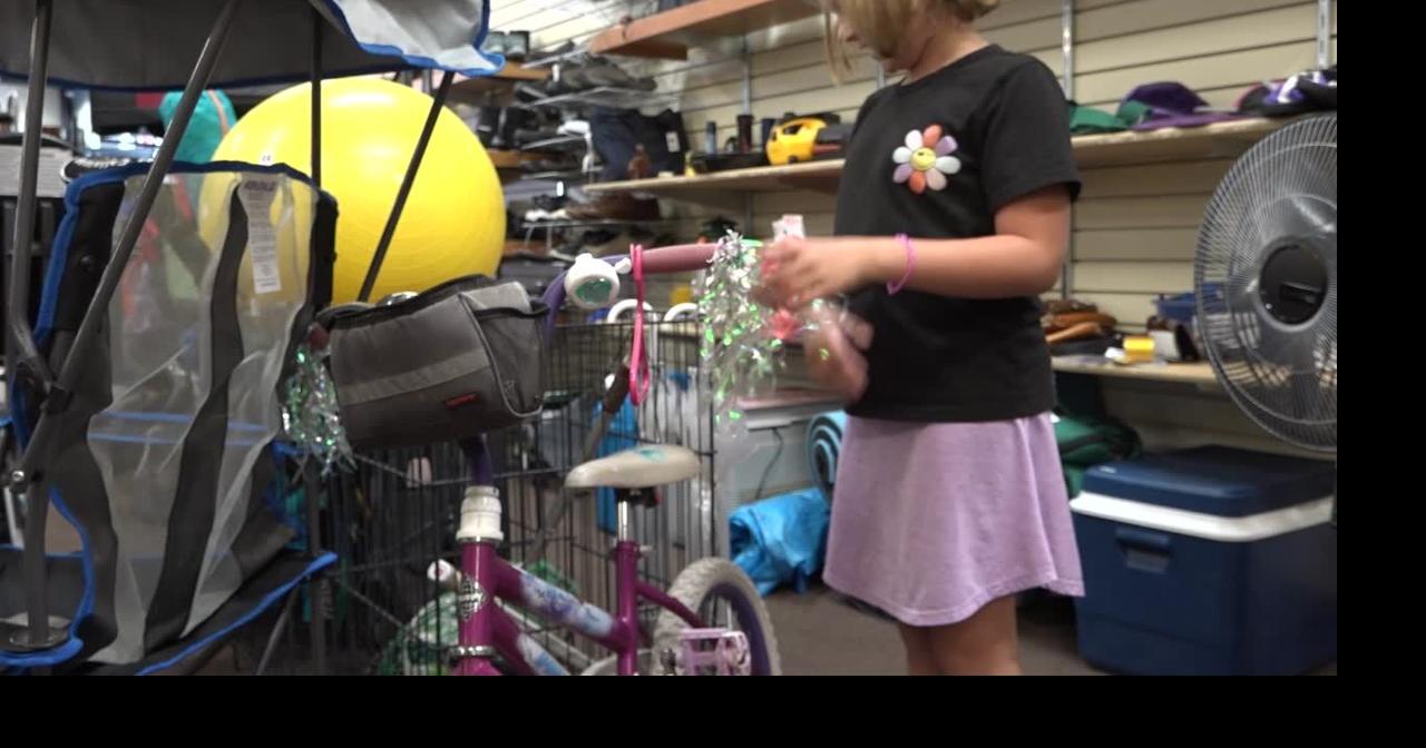 Furry Freight Thrift Store promotes 'affordable thrifting' that benefits animals in shelters