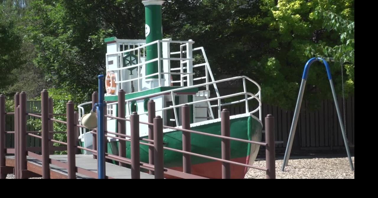 The story behind Bend's iconic Harmon Park boat and what might happen now that it's gone