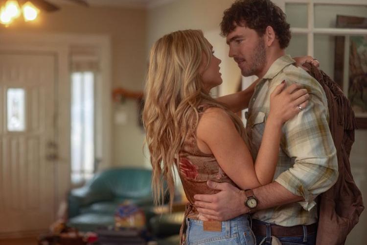 Oreana Jackson (Lind) and Carter (Finn Little) decide to run away together. He doesn't know Oreana is pregnant.