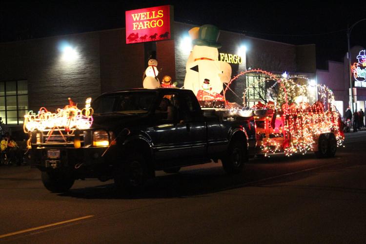 Prineville's annual lighted Christmas parade dazzles Lifestyle