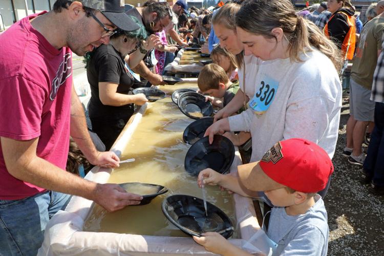 Trending Photos: Cottage Grove strikes gold with world record panning