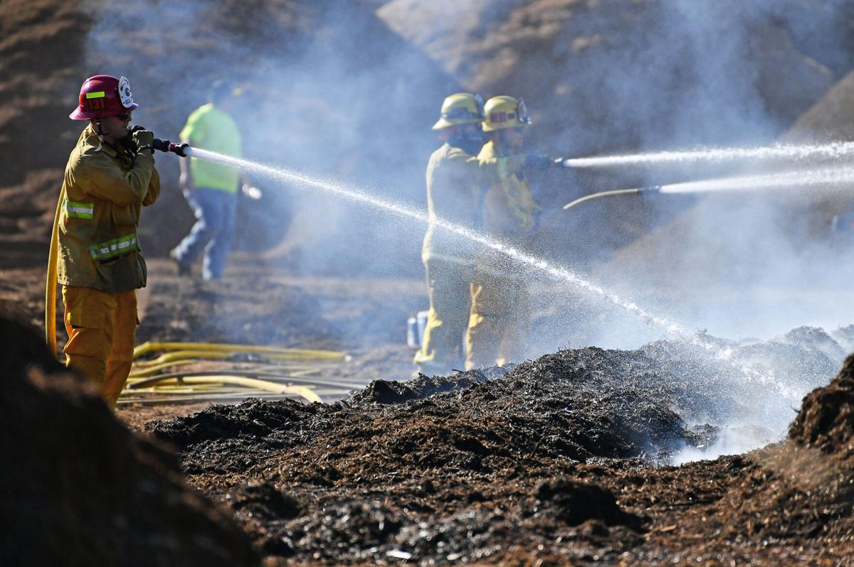Smoke from wind-fueled mulch fire in Ontario billows into Chino Valley