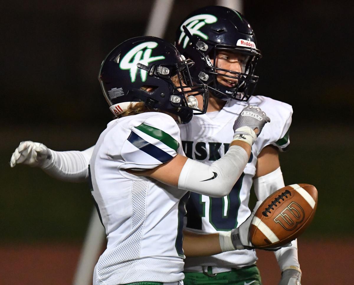 Chino Hills blanks Chino, 41-0, in first football meeting between the two schools since 2009