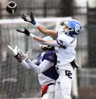 East defeats West, 34-7, in rain-soaked All-Star Game