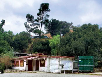 liquor store house