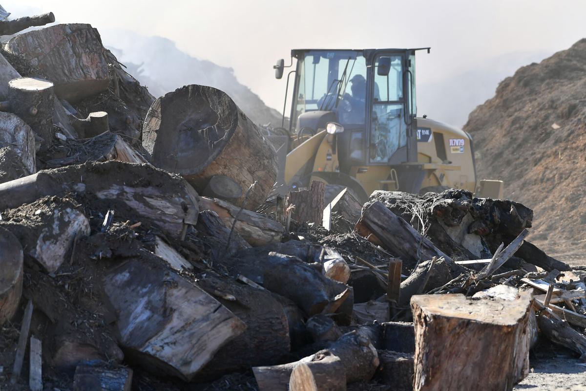 Smoke from wind-fueled mulch fire in Ontario billows into Chino Valley