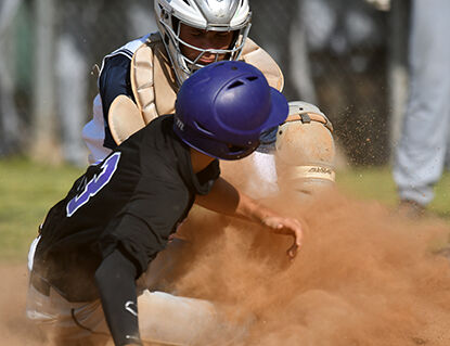 Huskies win school-record 10th straight game on 3-run walk off home for 8-5 win over Rancho Cucamonga