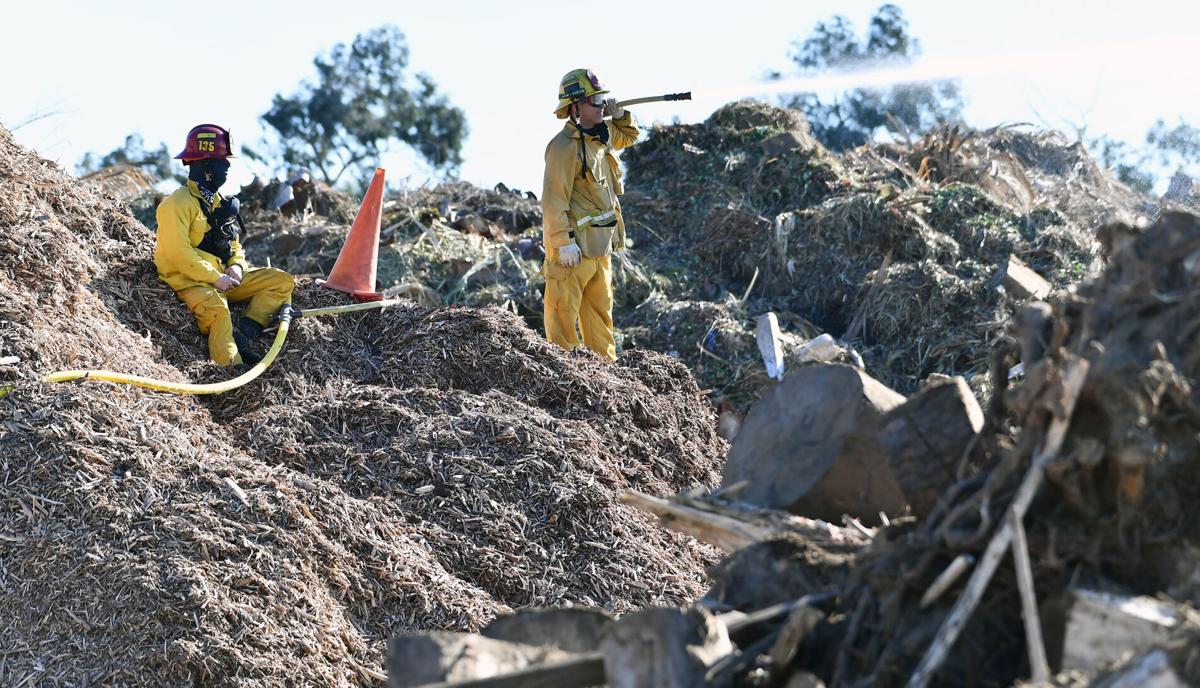 Smoke from wind-fueled mulch fire in Ontario billows into Chino Valley