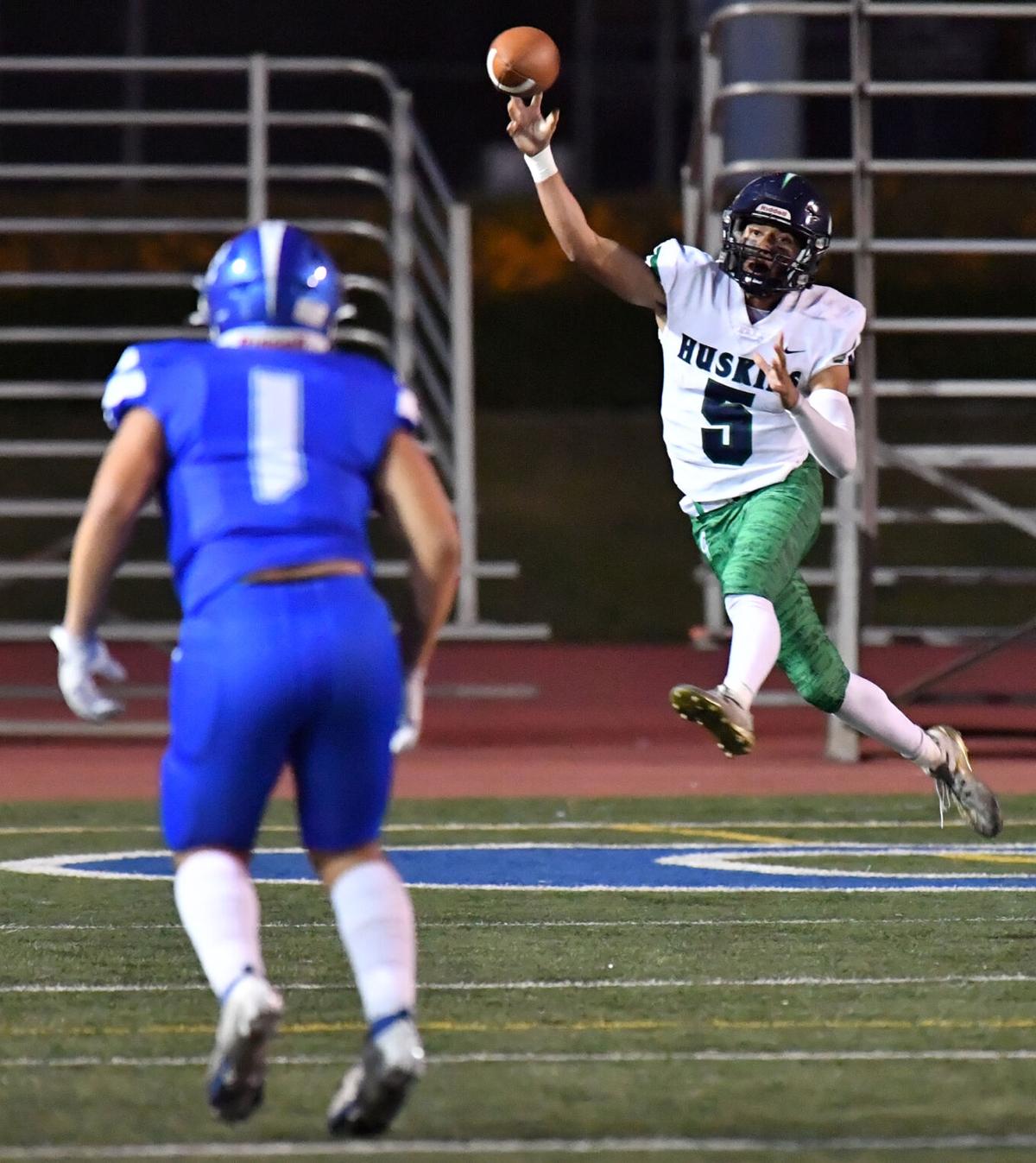 Chino Hills blanks Chino, 41-0, in first football meeting between the two schools since 2009