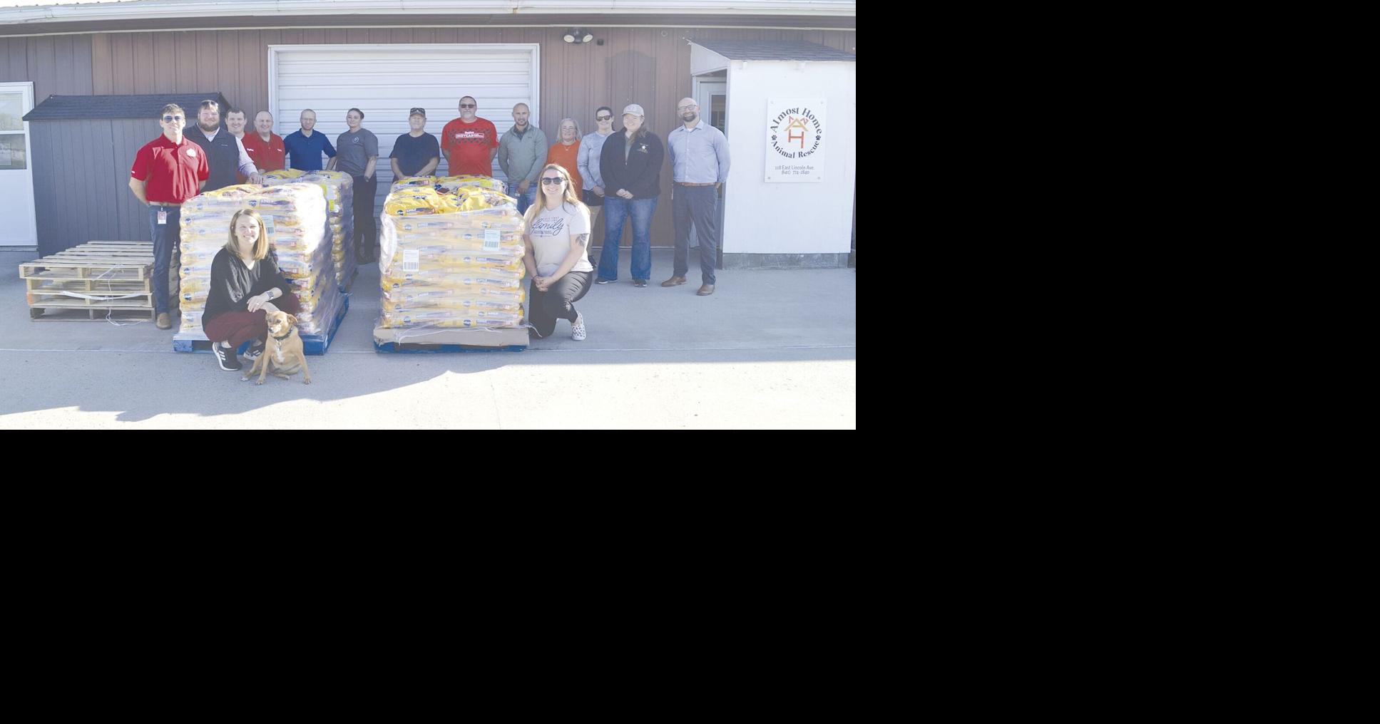 HyVee, Mars Petcare make generous food donation to Almost Home Animal