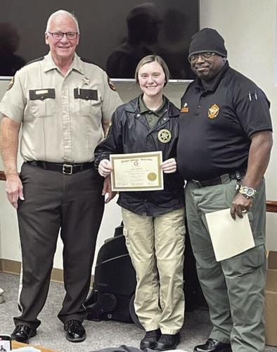 Charlton corrections officer completes training course