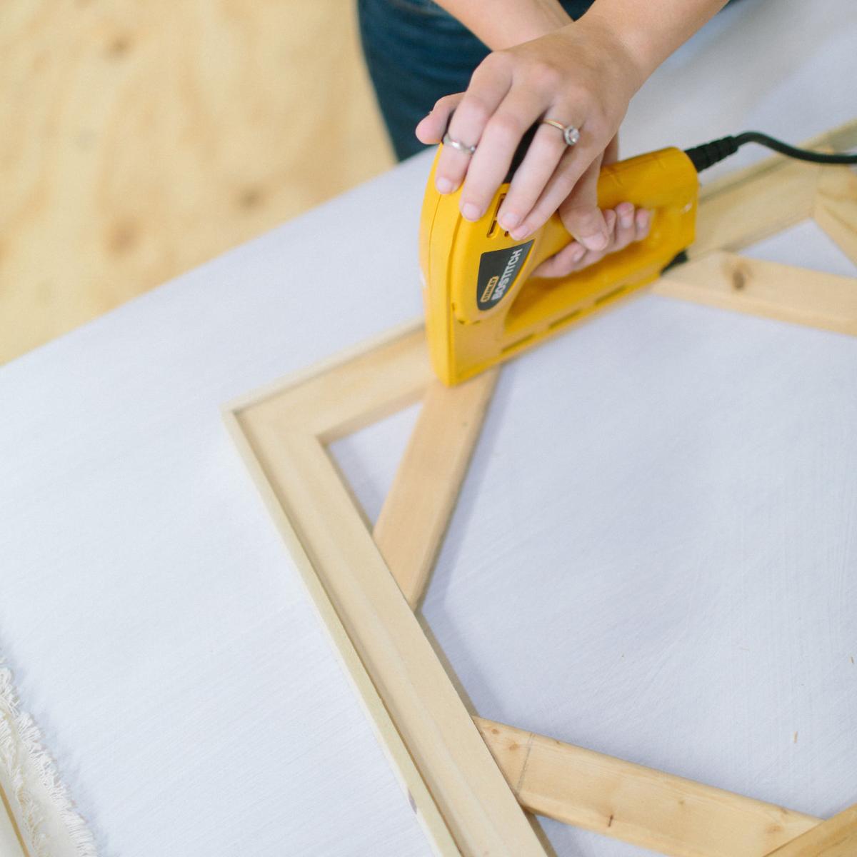 DIY Canvas Stretcher Features