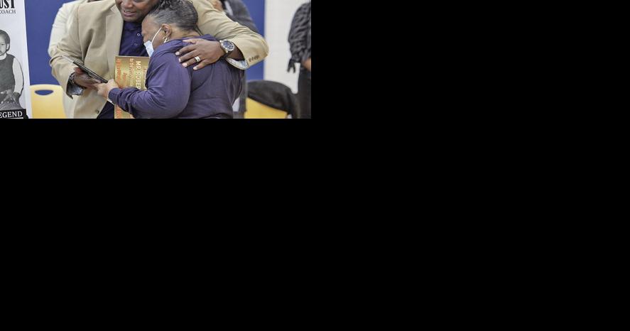 Gretna High School gym dedicated to legendary basketball coach - Vimarsana News