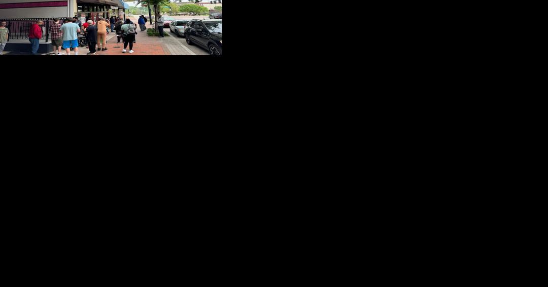 Group not denied service, says Danville restaurant owner - Vimarsana News