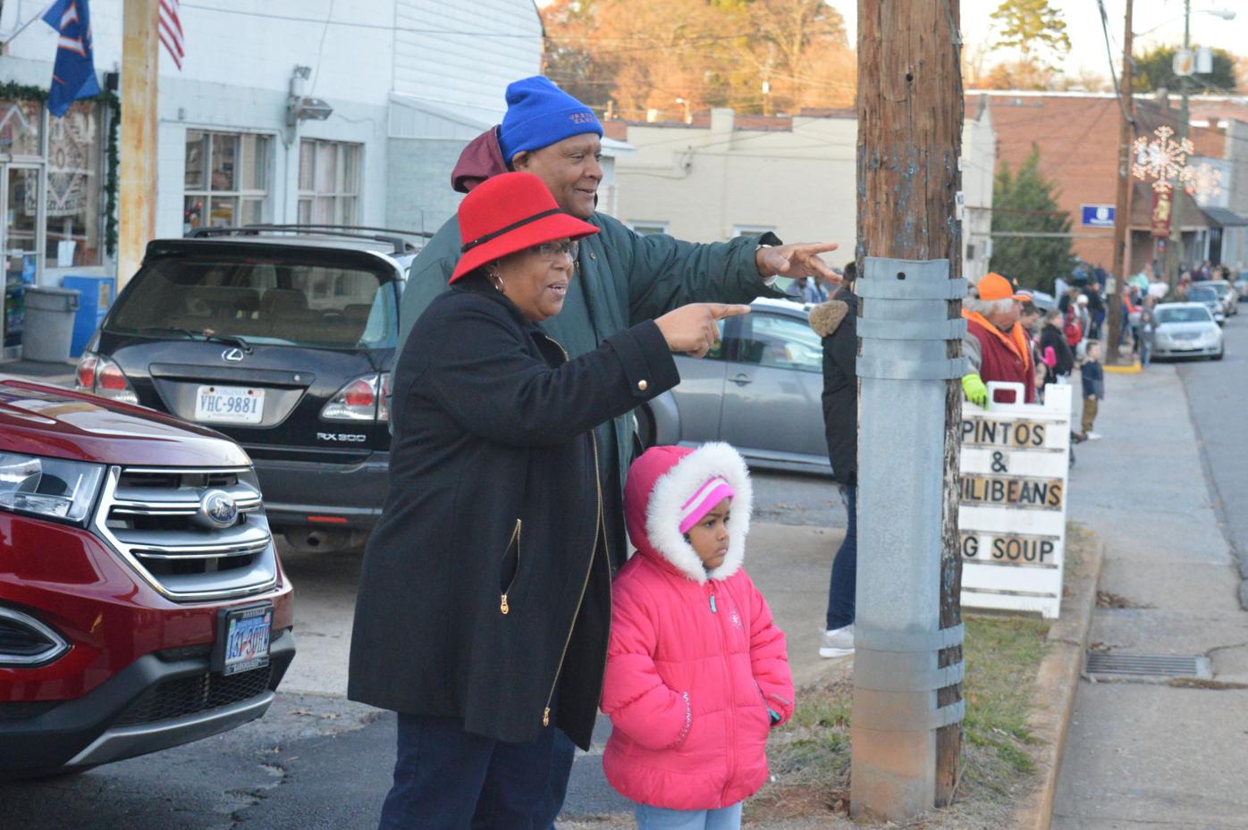 Gretna holds Christmas parade News
