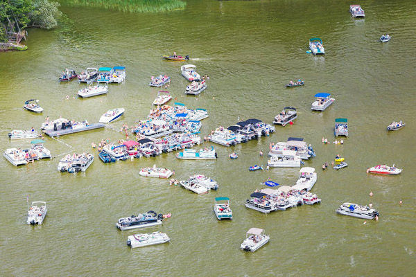 Hundreds Gather At Sand Bar For Chetek S Lake Fest Top Stories Chetekalert Com