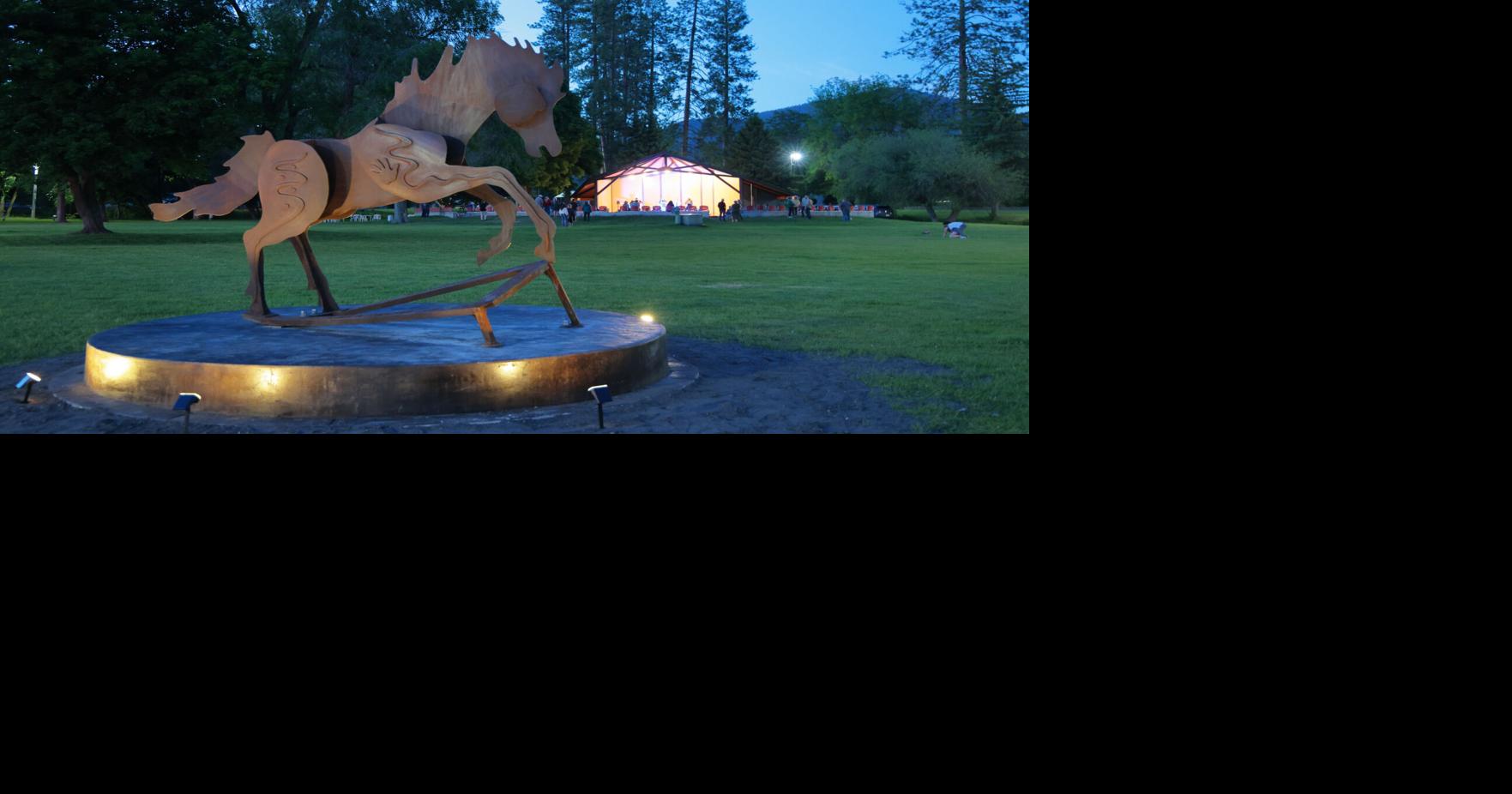 Govedare stallion graces city park Arts & Entertainment