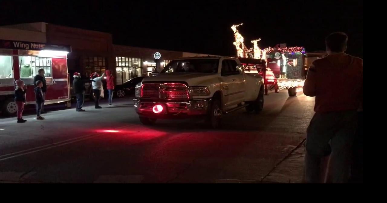 VIDEO Santa at the Chickasha Lighted Christmas Parade Community