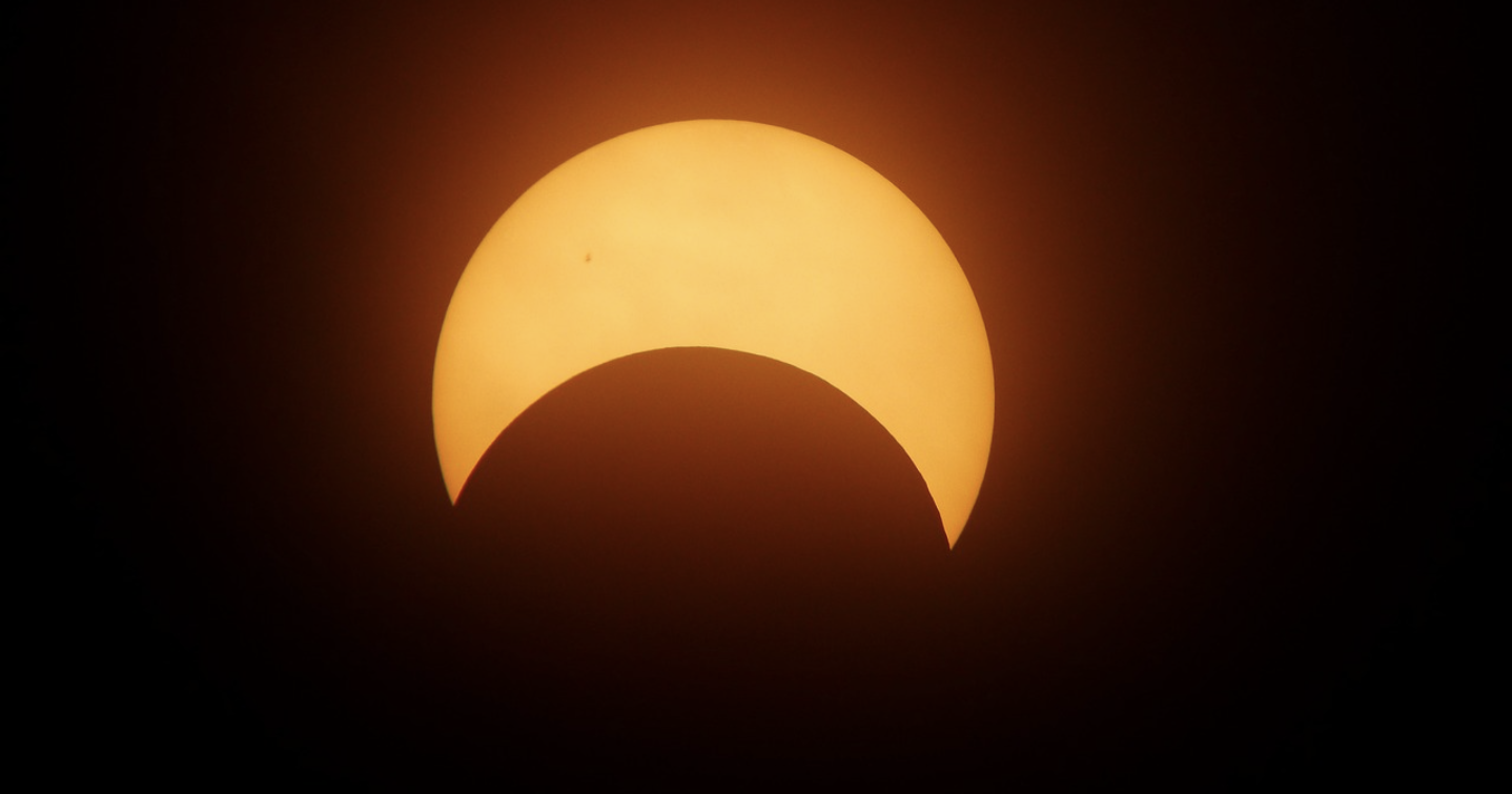 Leg Lamp Eclipse Picnic set for April 8 - Vimarsana News