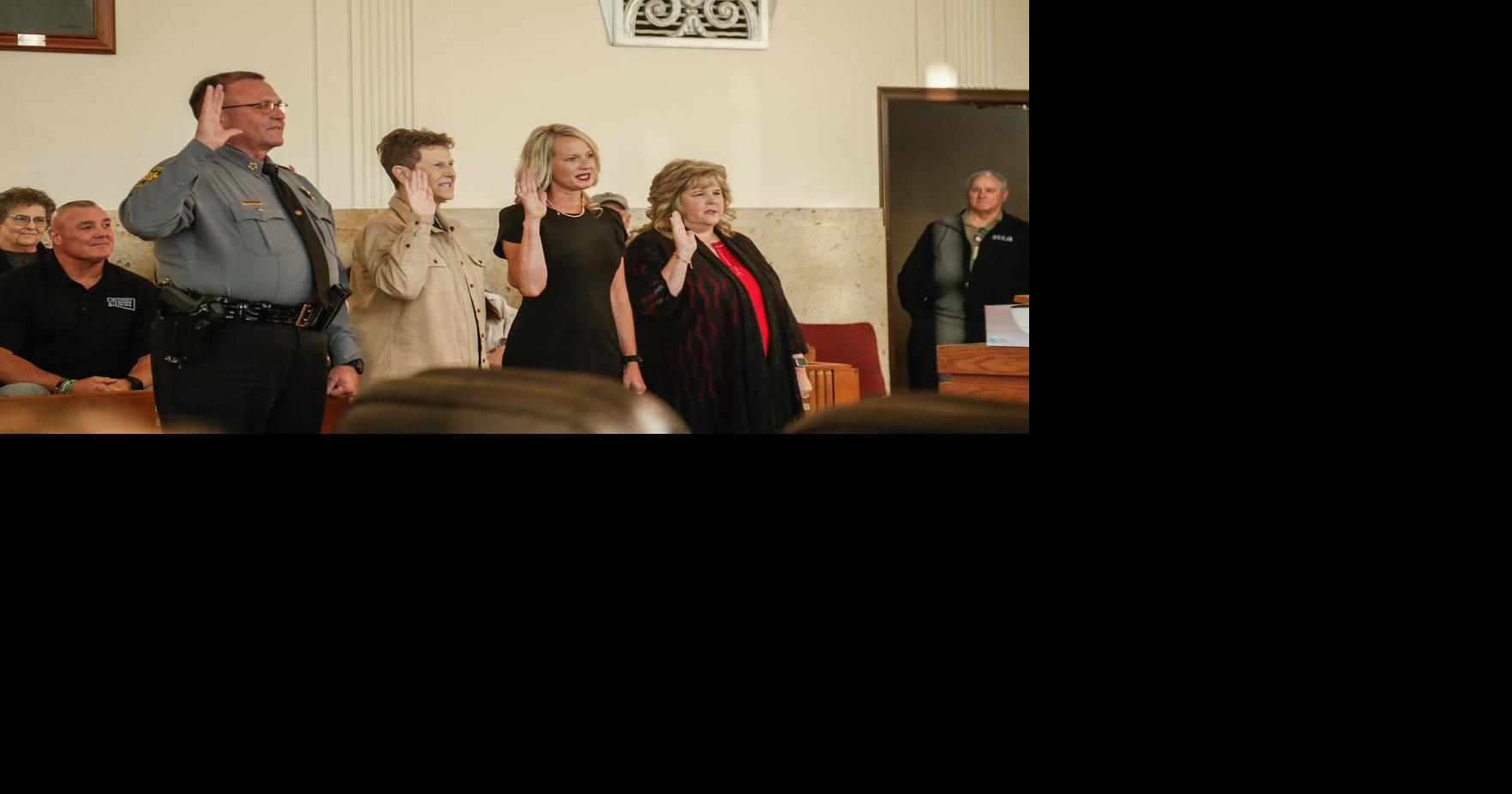 Elected county officials sworn into office | News | chickashanews.com