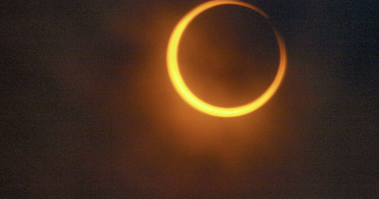 Huge crowds await a total solar eclipse in North America. Clouds may spoil the view - Vimarsana News