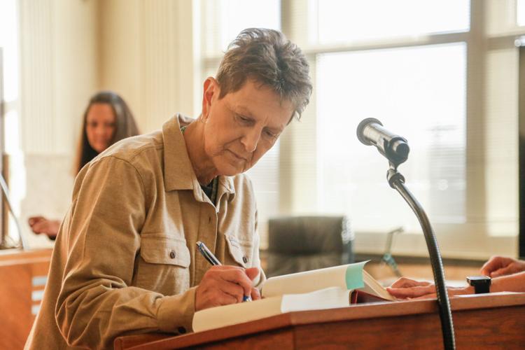 Elected county officials sworn into office | News | chickashanews.com
