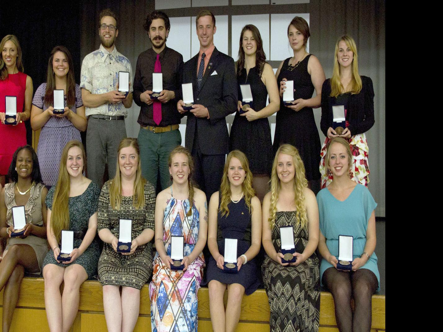 stout students receive wood medallion leadership awards community chippewa com