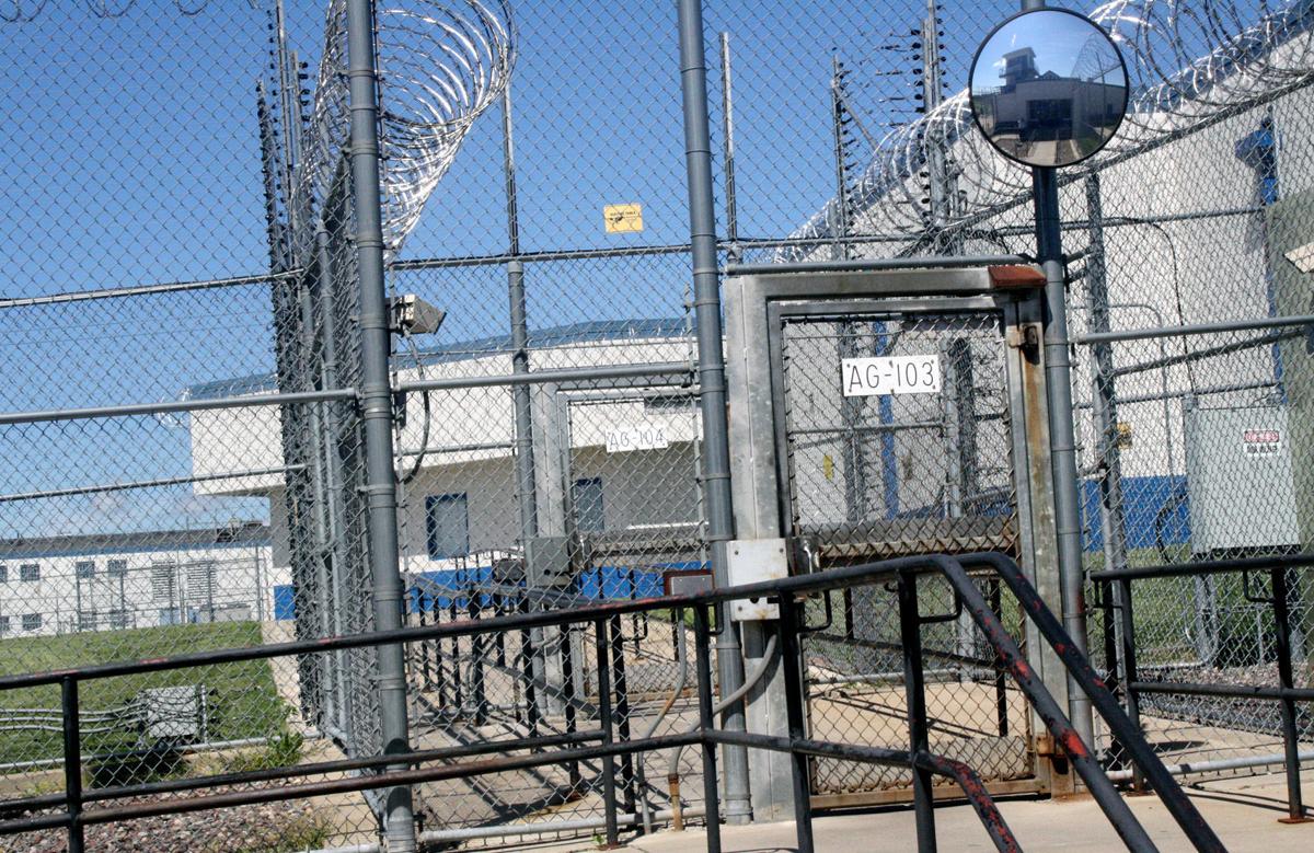 Prisoner charged with threatening judge, DA Local News