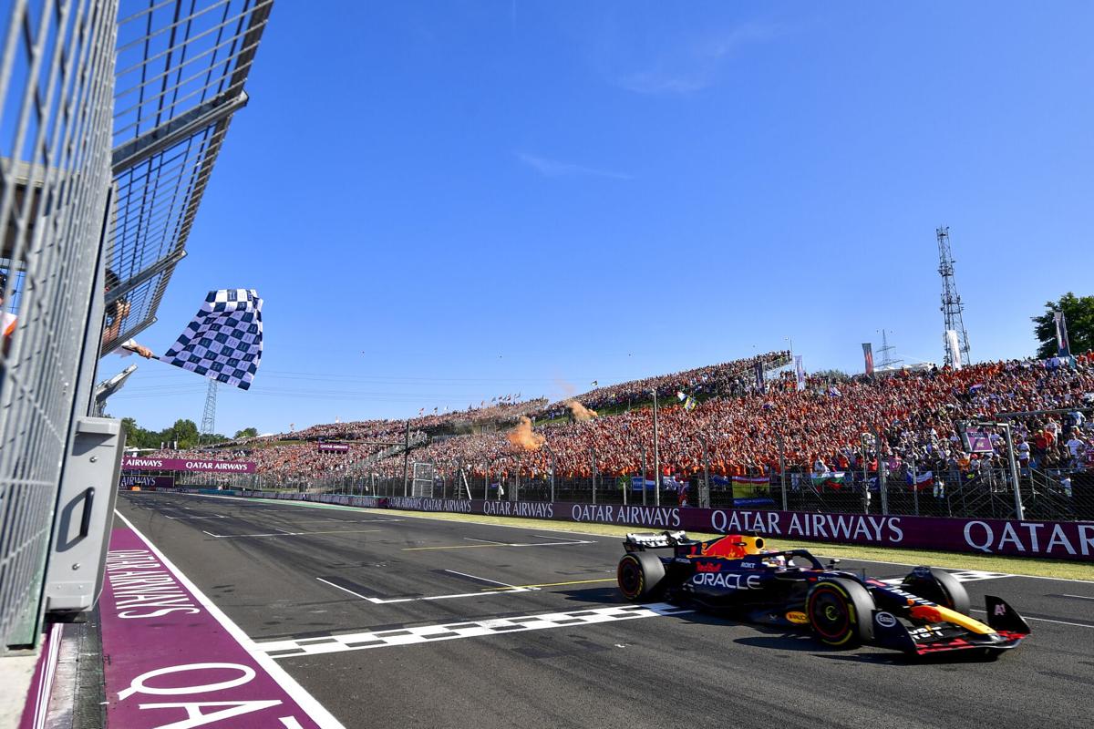 Max Verstappen wins 10 races in a row, breaking Formula 1 record