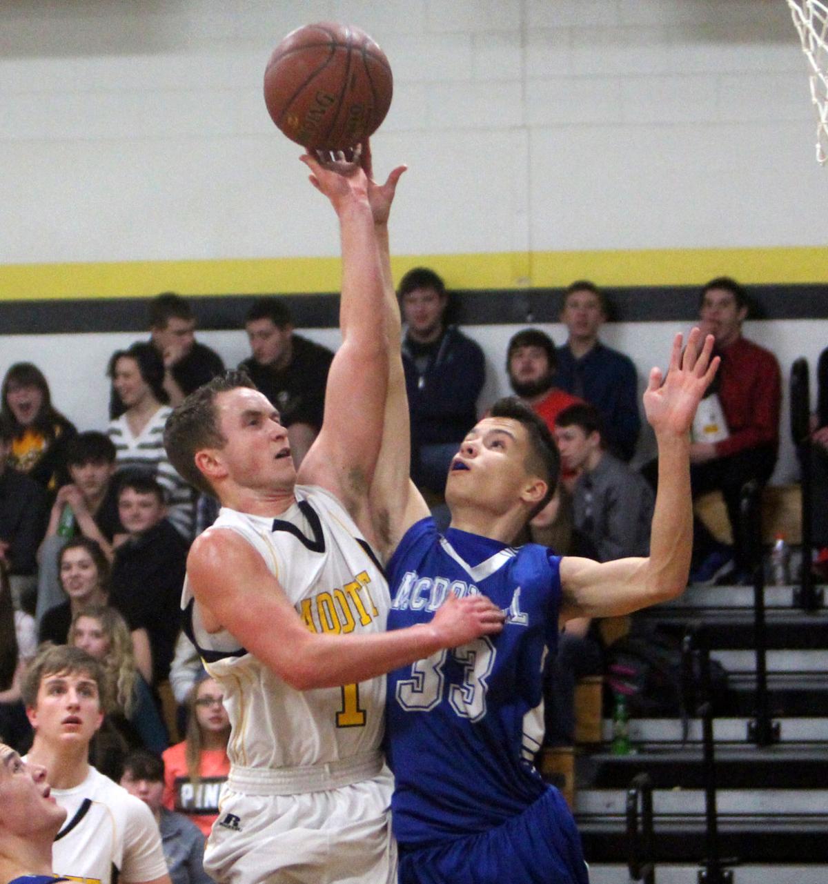 Photos Cadott Boys Basketball Season 2015 16 Chippewa Com