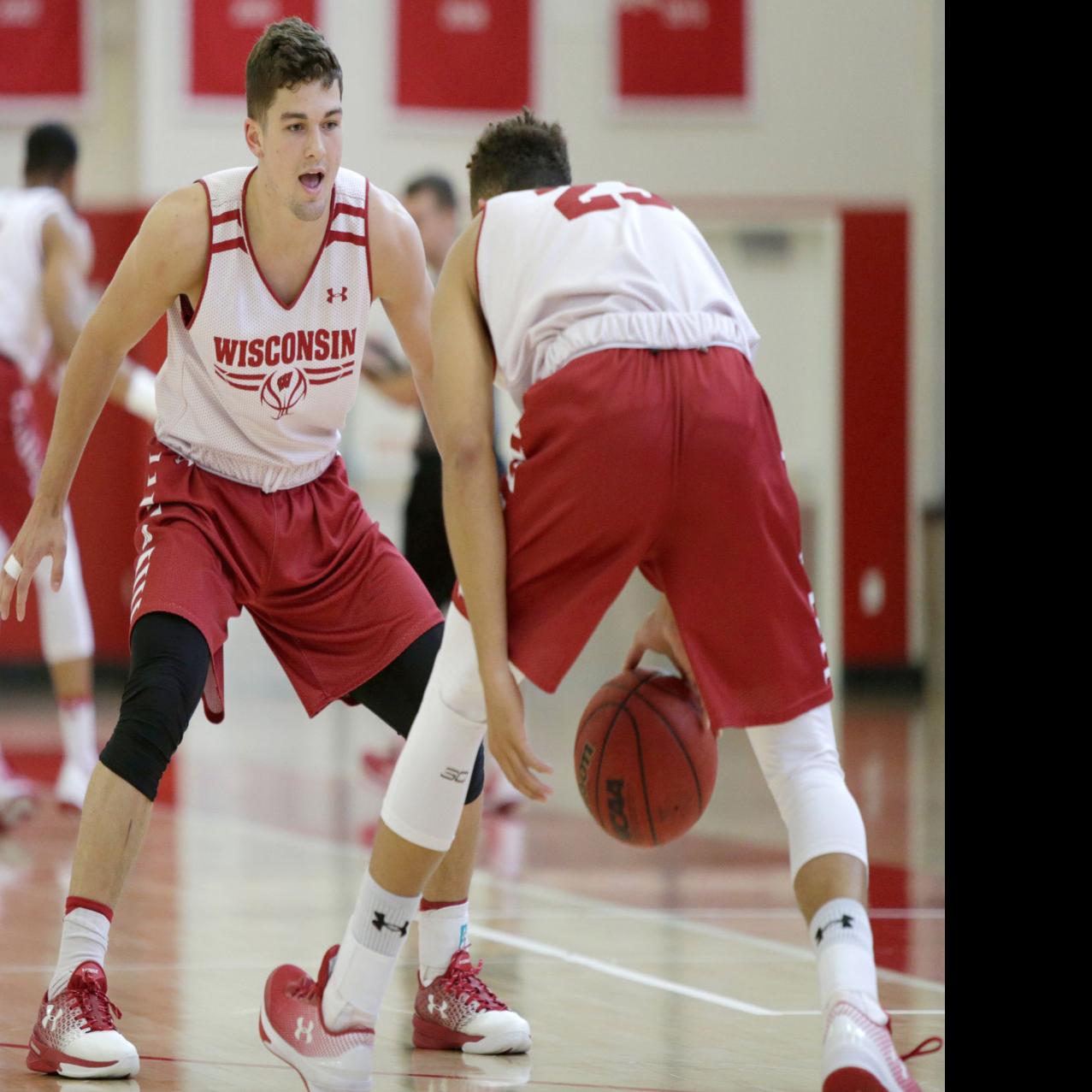 Badgers Men S Basketball Kobe King Scores 18 As Wisconsin Stays
